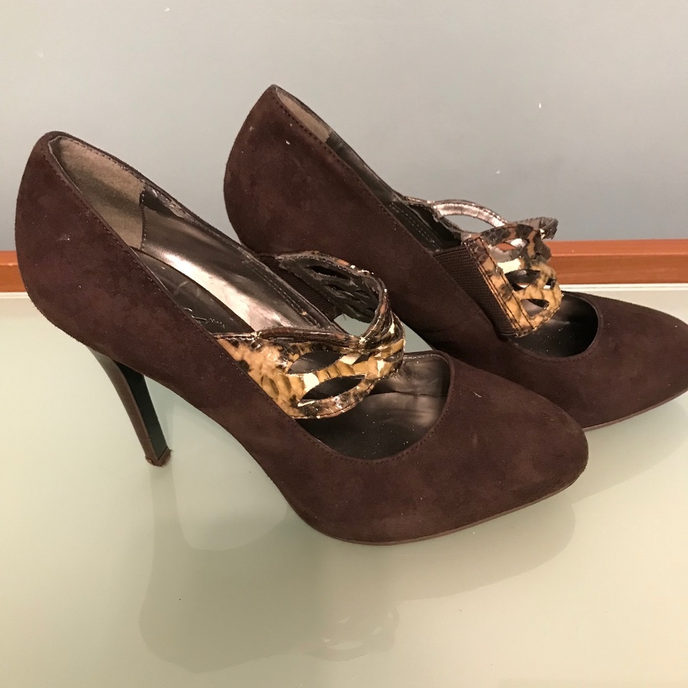 Brown suede pumps